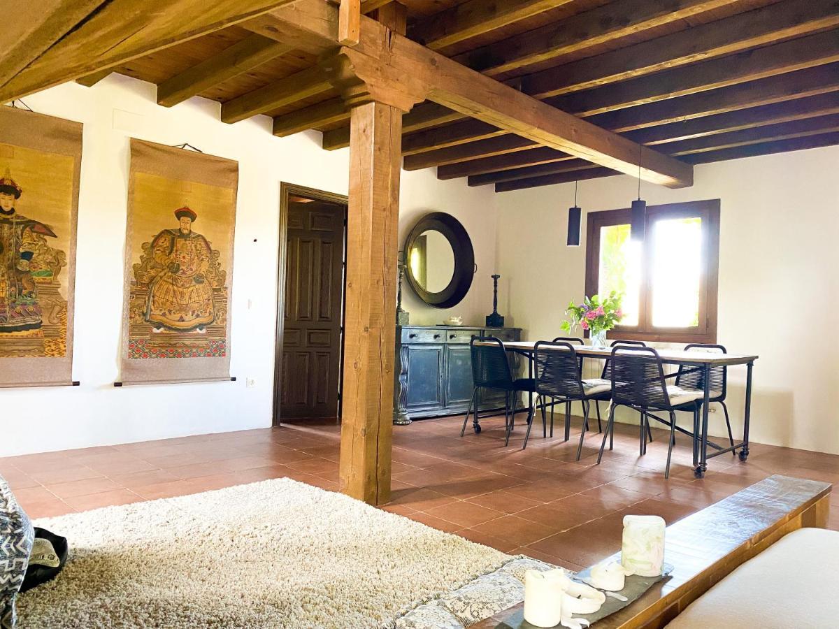 El Cuento De La Encina. Un Espacio Para Sentir Majaelrayo Exterior photo