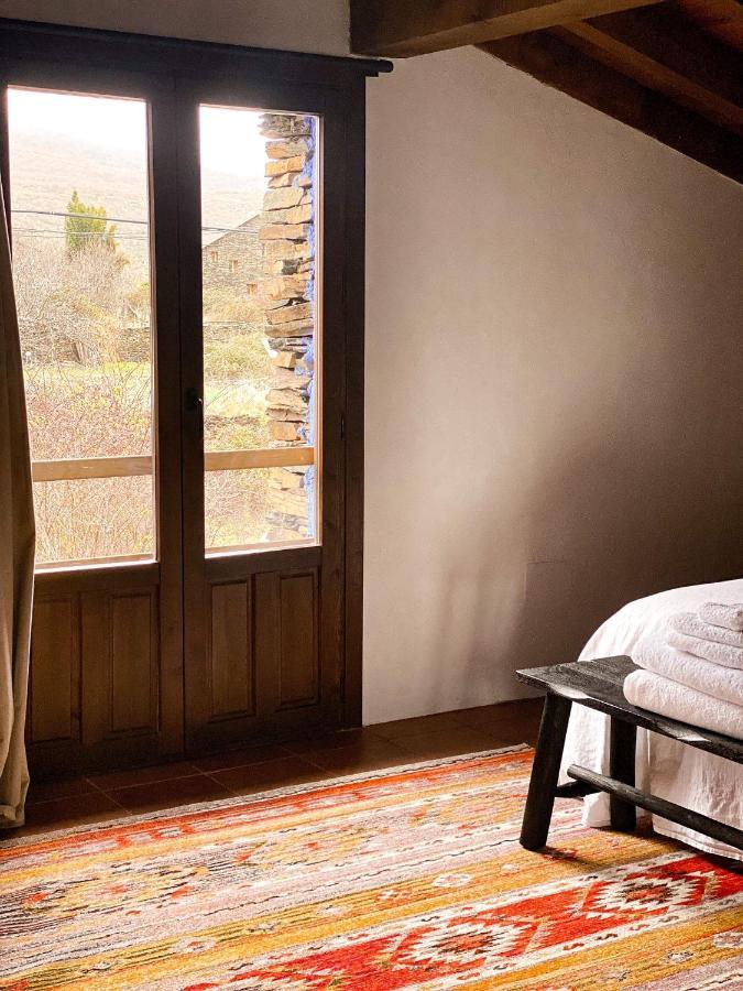 El Cuento De La Encina. Un Espacio Para Sentir Majaelrayo Exterior photo
